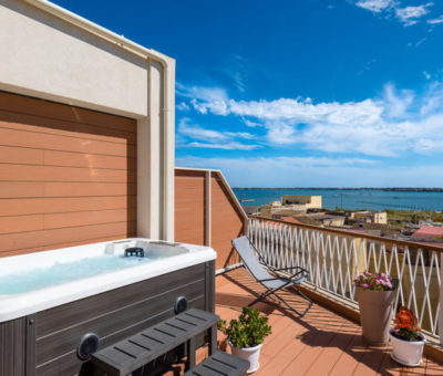 Jacuzzi on the outdoor veranda with sea view