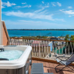 Outdoor Jacuzzi with sea view