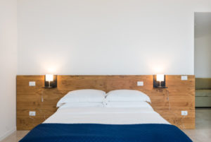 bedroom - deluxe two-room apartment with jacuzzi